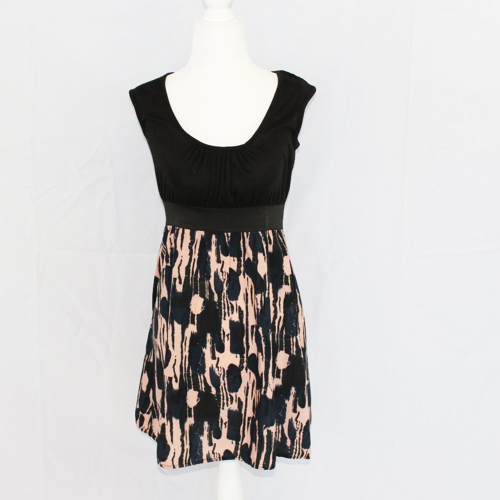 Flattering Rue 21 Babydoll A-line Black and Pink Dress M